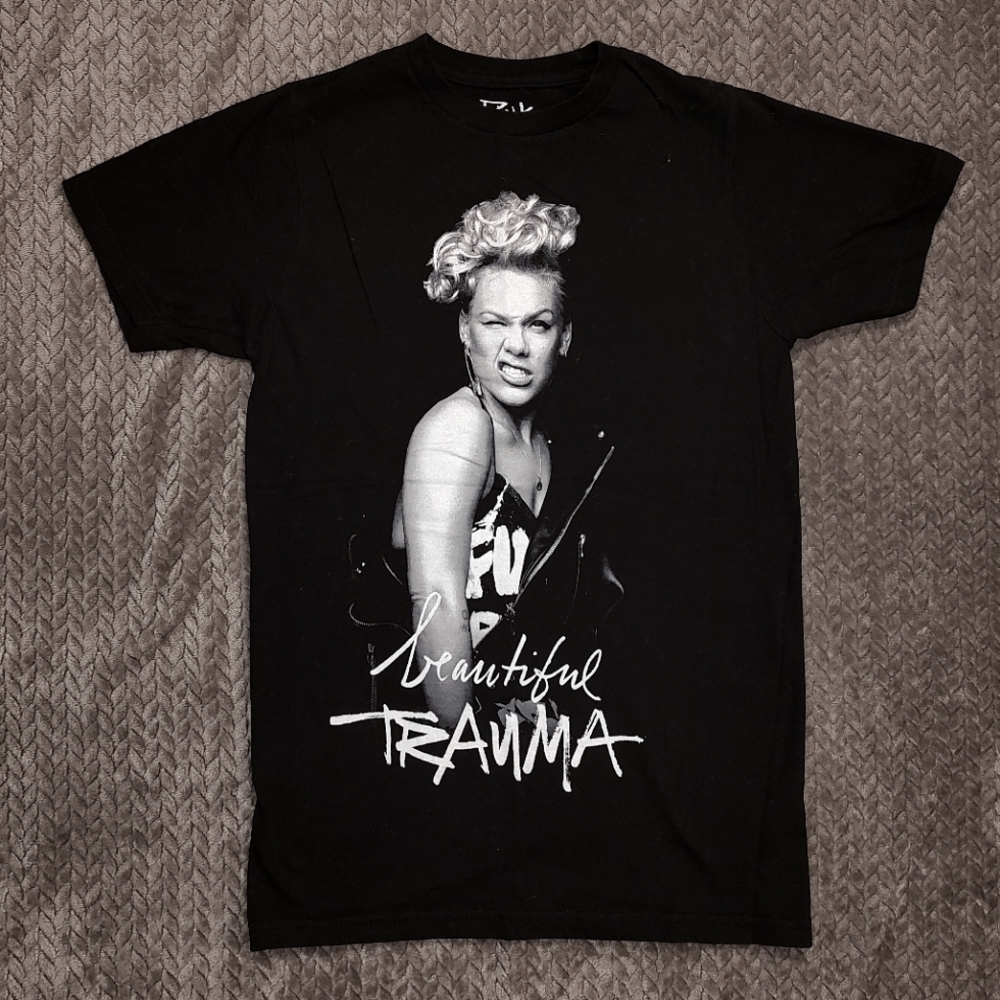 RARE P!nk Official Pink Beautiful Trauma 2018 World Tour Merch T-shirt